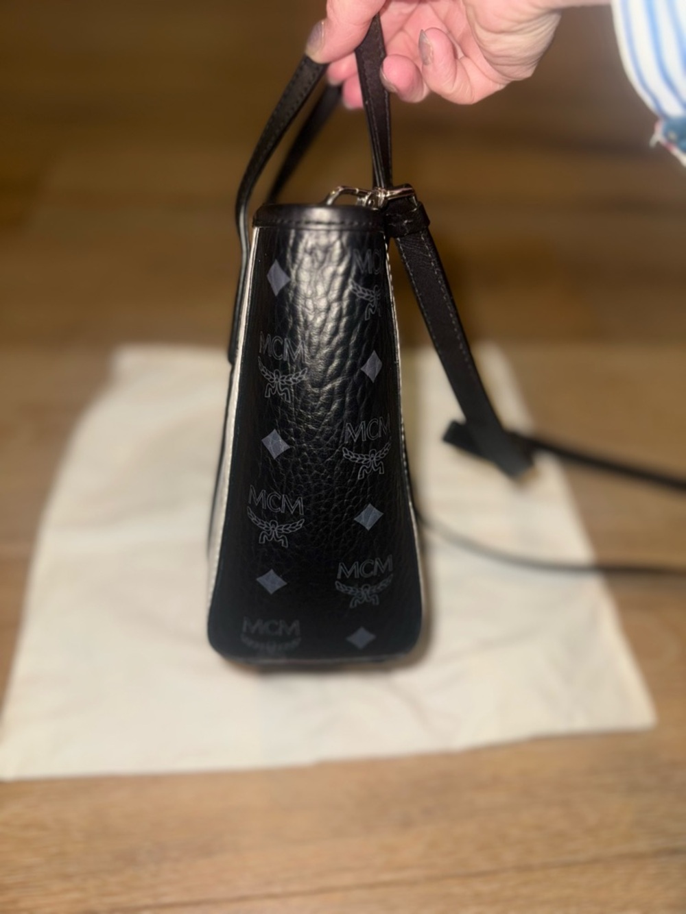 MCM Monochrome Logo Tote Bag - Picture 5 of 12